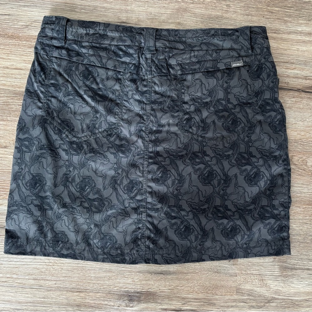 Eddie Bauer skort size 8 black gray pattern. Preloved. Good condition. - Picture 5 of 11